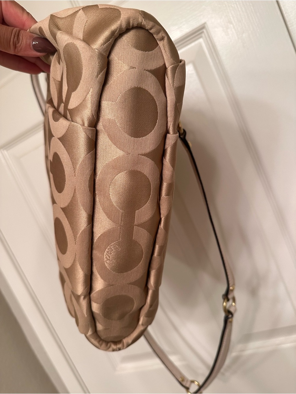 Coach Madison Op Art Tan Signature Shoulder Bag with Gold Hardware - Picture 4 of 10
